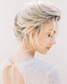 Wedding Updos For Short Hair 2023 Guide: 50 Best Looks Messy Updos For Short Hair, Short Hair 2022, Short Hair Messy, Wedding Updos For Short Hair, Messy Updos, Updos For Short Hair, Formal Hairstyles For Short Hair, Bridesmaid Hair Pins, Hair Messy