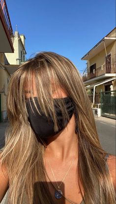 Curtain Bangs And Long Layers, Highlights Curtain Bangs, Beown Hair, Blonde Partial Highlights, Sun Kissed Brown Hair, Bangs And Long Layers, Highlights Light Brown Hair, Highlights Light Brown, Light Brown Hair With Highlights