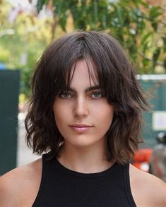 Layered Bob With Bangs, Short Bobs With Bangs, Flattering Hairstyles, Choppy Bob Haircuts, Textured Layers, Polished Hair, Bob Hairstyles With Bangs, Bob Haircut With Bangs, Tousled Waves