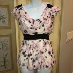 Gorgeous Brand New Top Ruffle Top With A Fitted Waist Floral Design Similar To Bcbg Zara Fashion Nova Ann Taylor Loft Pretty Little Thing Bebe Francescas Banana Republic Lavender Top For Night Out In Spring, Fitted Feminine Purple Blouse, Feminine Fitted Purple Tops, Bebe Shirts, Asymmetrical Blouse, Black Sheer Top, Embellished Blouse, Zara Fashion, Cowl Neck Top