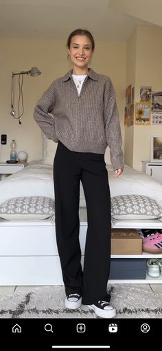 Cute Outfits With Dress Pants, England Inspired Outfits, Winter Semester Outfits, Sporty Chic Work Outfit, Buisness Casual Womans Outfit, Buissness Clothes Casual Women Winter, Work Outfit Autumn Office Wear, Office Sweater Outfits Women, Look Older Outfits