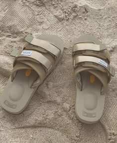 Suicoke Slides Outfit, Suicoke Sandals Outfit, Slipper Shoes Outfit, Suicoke Slides, Suicoke Sandals, Maria Beltre, Slides Outfit, Cinderella Shoes