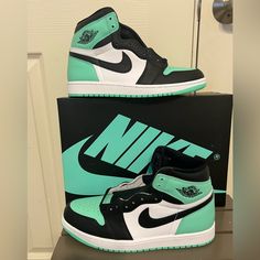 Air Jordan 1 Retro High Og 'Green Glow' Brand New Size 9 Air Jordan 1 Washed Teal, Air Jordan 1 Retro High Og Panda, Green Air Jordans 1, Air Jordans Highs, Nike Jordan Air 1 Custom, Air Jordan 1 Mid Edge Glow, Air Jordan 1 All Colors, Air Jordan 1 Mid Green Yellow, Nike Air Jordans Lime Green