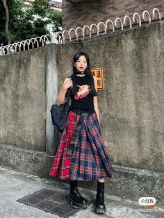 Punk Plaid Skirt Outfit, Maxi Skirt Alt Outfit, Plaid Maxi Skirt Outfit Grunge, Long Red Plaid Skirt Outfit, Tartan Maxi Skirt Outfit, Masc Fem Outfits Aesthetic, Long Plaid Skirt Outfit Grunge, T Shirt Long Skirt Outfit, Long Tartan Skirt Outfit