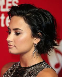 Fati ❤️ — Short hair goals <3 Demi Lovato Short Hair, Demi Lovato Hair, Black Haircut Styles, Short Black Hair, Love Black