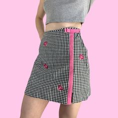 Y2K Black Gingham Floral Embroidered Midi Skort Skirt Zipper/clasp closure with a stretchy waist/material Has the cutest little bow on the side  Brand - Bamboo Traders  Tag size - 10P Seen on size small waist, 5'4 pinned Measurements (laying flat) Waist (no pull) 15 in - (taut) 17.25 in Length - 15.25 In Hip - 19.25 in Recommend for a 31/32" waist #coquette #fairyskirt #floralskirt #y2kskort #whimsygoth Fitted Houndstooth Skirt, Mini Length Bottoms With Houndstooth Pattern For Spring, Cotton Gingham Mini Skirt, Gingham Cotton Mini Skirt, Plaid Cotton Mini Bottoms, Fitted Gingham Mini Skirt, Retro Plaid Mini Bottoms, Retro Plaid Mini-length Bottoms, Fitted Gingham Lined Skirt