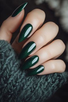 From Matte to Metallics: 33 Fall Nail Color Ideas You Can't Miss December Nails Chrome, Nature Inspired Nail Art, Matt Green Nails, Green Nails 2024, Autumn Green Nails, Nails Green, Nail Ideas Green, Fall Nails Green, Green Fall Nails