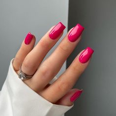 Summer nails 2023: Pink and white combos for a fresh and fun look Pinky Red Nails, Pinkish Red Nails, Deep Pink Nails, Fingernails Designs, Nails Teal, Bold Nails, Minimalist Autumn, Autumn Dark, Nails Minimalist