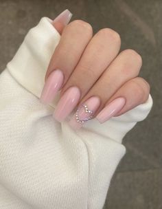 kyli6 Blush Pink Glitter Nails, Neutral Pink Nails Design, Ballerina Nails Designs, Edgy Nails, Ballerina Nails, Pink Acrylic Nails