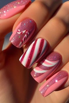 22 Pink Winter Nails 2024-2025 with Snowflakes, French, Glitter Designs for a Simple Festive Look Pink Winter Nails, Pink Christmas Nail, Christmas Nail Design, Yeri Mua, Queen Nails, Nail Trend, Christmas Gel Nails, Nail Design Inspiration, Pink Winter