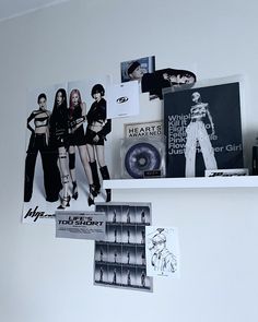 acubi, acubi fashion, kpop, kpop room, kpop deco, aespa, ateez #acubi #acubistyle #kpopdecor #aespa #ateez Acubi Room, Kpop Deco, Acubi Fashion, Fashion Kpop, Photo Cards, Desk