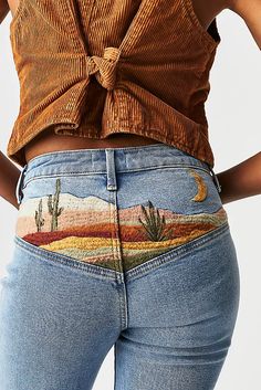 Embroidered Jeans Outfit, Sun Embroidery, Free People Style, Jeans Diy, Embroidered Jeans, Western Outfits, Upcycle Clothes, Jean Outfits, Boho Outfits