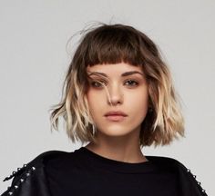 Bangs Penteado Cabelo Curto, Short Hairstyle, Trending Hairstyles, Short Hair With Bangs, Haircuts With Bangs, Short Bob Hairstyles, Ombre Hair, Womens Haircuts