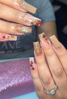 Fall Nails Short Square Acrylic, Short Fall Inspo Nails, November Into December Nails, Thanksgiving Nails Acrylic Coffin Short, Acyrilics Nails Thanksgiving, Nails Ideas For November, Easy Thanksgiving Nail Ideas, Sparkly Thanksgiving Nails, Turkey Acrylic Nails