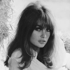 the 1960s model jean shrimpton modeling for a photo in black and white. Bombshell Blowout, Fitness Queen, Bombshell Hair, Keratin Complex