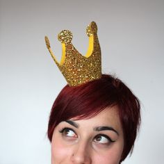 crown Lace Crown Tutorial, Queen Of Hearts Halloween Costume, Crown Costume, Accessoires Photobooth, Queen Of Hearts Tattoo, Queen Of Hearts Halloween, Christmas Crown, Halloween Costumes 2016, Lace Crowns