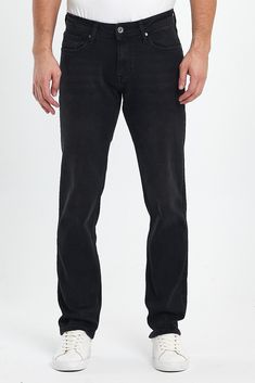 These jeans are designed for men. They have a regular rise, a comfortable fit and a straight cut. There are five pockets. This product combines comfort and style and is an ideal choice for everyday use. -Regular Fit: means that garments are designed for a typical body type. This cut usually offers a medium fit that is neither too tight nor too loose. This means that a garment generally comes in standard or medium sizes and can fit most people. -5 Pockets: This usually refers to five pockets on a Black Straight Denim Bottoms, Black Straight Jeans With Five Pockets, Straight Black Jeans With Five Pockets, Black Straight Leg Jeans With Five Pockets, Classic Black Jeans With Pockets, Black Straight Fit Bottoms With Five Pockets, Black Straight Fit Casual Jeans, Casual Black Straight Fit Jeans, Black Straight Leg Jeans With Hip Pockets