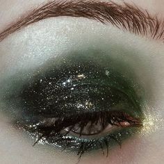 Fae Inspired Makeup, Fae Aesthetic Makeup, Whimsy Goth Makeup, Whimsigothic Makeup, Whimsigoth Makeup, Green Goth, Funky Makeup, Swag Makeup