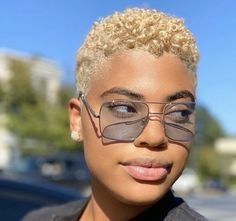 Blonde Twa, Voice Of Hair, Short Platinum Blonde Hair, Twa Hairstyles, Tapered Natural Hair, Tapered Hair