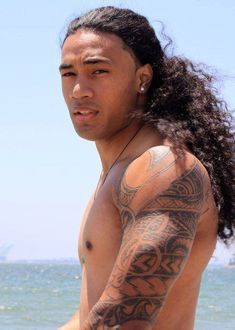 Polynesian Hairstyles, Ta Moko Tattoo, Man With Long Hair, Hairstyles Male, Long Hair Images, Corte De Cabelo Masculino, We Are The World