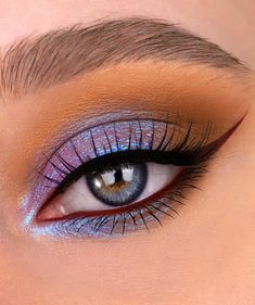 Maquillage On Fleek, Duochrome Eyeshadow, Indigo Purple, Cute Eye Makeup, Eye Makeup Pictures, Makijaż Smokey Eye, Eye Makeup Designs, Makeup Eye Looks