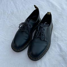 2017 Dr Martens x Engineered Garments 1461 Reworked Derby Boot Size 7 England Black Tagged Size 7, fits closer to an 8. Good condition. Worn a handful of times. No box. All items will be shipped with 2-3 business days from the purchase date. All items come from a smoke-free & fur-free household. Returns or exchanges are not accepted at this time. All sales are final. We are not responsible for any garments once they are shipped. 1461 Dr Martens, Shoes Boots Combat, Mens Shoes Boots, Engineered Garments, Work Boots, Dr. Martens, Boots Men, Leather Boots, Combat Boots