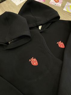 Couple embroidered hoodies/crewneck sweatshirts with aesthetic realistic anatomic hearts for matching gift. It's a creative idea for Anniversary, New Year, Christmas or Birthday gift. ------------------------------------------------------ * ORDER INFORMATION * 1) You can see the price for 1 item in the listing. 2) To order the couple set - put 2 items with their individual parameters to the cart separately, please. Also, you can order just one item - leave a note about the chosen picture to the Anatomic Heart, Idea For Anniversary, Crown Braids, Matching Hoodies For Couples, Couple Hoodies, Matching Tshirts, Girlfriend Anniversary Gifts, Hoodies Aesthetic, Matching Hoodies