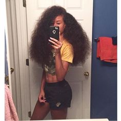 🌴 pinterest: ｕｓｔｈｅｃｏｏｌｋｉｄｓ Hair Shrinkage, Stile Hijab, Beautiful Natural Hair, Long Natural Hair, Afro Hair