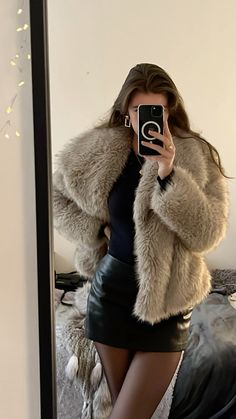 Street Outfit, Fur Fashion, Night Outfits, What I Wore, How To Take Photos, New Outfits, Photo Inspiration, Stylish Outfits, Winter Outfits