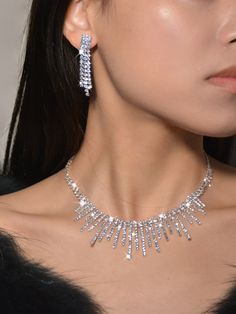 Silver  Collar     Embellished   Women's Fashion Jewelry Silver Prom Jewelry, Jewelry Knowledge, Pretty Jewelry Necklaces, Prom Accessories, Jewelry Illustration, Prom Jewelry, Women's Jewelry Sets, Silver Jewellery Sets, Ancient Jewelry