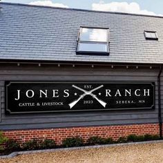 a sign on the side of a building that says jones ranch