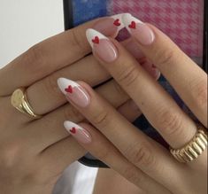 February Nails, Broken Nails, Smink Inspiration, Soft Nails, Lily Rose Depp, Heart Nails, Fire Nails, Funky Nails, Valentine's Day Nails