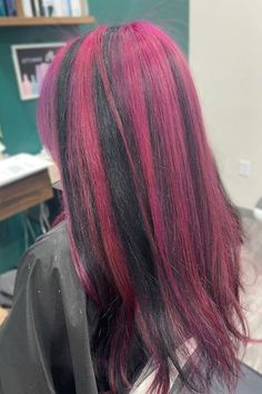 Chunky pink highlights, created from thick strands throughout a darker base, are another really cool way to add a pink hue to your hairstyle. @dyeanotherdaystudio Pink Hair Color Ideas, Pink Hair Color, Chunky Highlights, After Prom, Hair Color Streaks, Hair Color Crazy, Be Crazy, Hair Color Pink