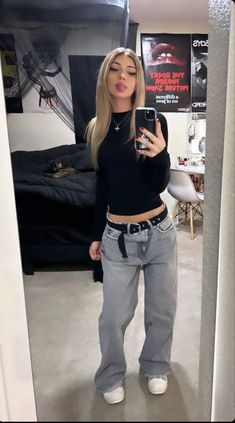 Cargo Pants Outfits, Chica Cool, Pants Outfits, Swaggy Outfits, Cute Simple Outfits, Really Cute Outfits, Teen Fashion Outfits, Retro Outfits, Cute Casual Outfits