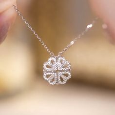 Material: Copper Shell Zircon Fashion Element: Flowers Style: Classic style Nature Necklace, Clover Necklace, Watch Necklace, Style Classic, Ring Bracelet, Earring Necklace, Womens Watches, Classic Style, Mens Sunglasses