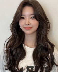 Korean Wavy Hair, Korean Long Hair, Long Hair Perm, Audrey Tautou, Hairstyles For Layered Hair, Natural Wavy Hair, Haircuts Straight Hair, Permed Hairstyles