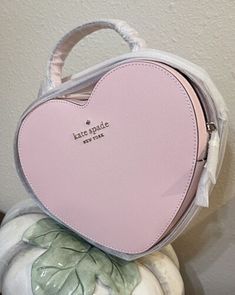 Kate Spade Chalk Pink, Tik Tok Viral, Kate Spade Heart, Pink Things, Pink Crossbody Bag, Heart Bag, Birthday List, Pink Purse, Kate Spade Purse