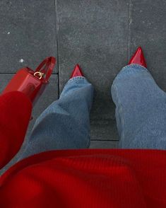 Stile Hijab, Chique Outfits, Paris Mode, Heels Outfits, Red Heels, Winter Fits, Red Aesthetic