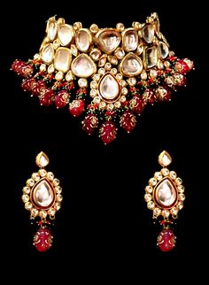 Luxurious Kundan Ruby bridal choker set Luxury Red Kundan Bridal Earrings, Kundan Choker Set, Indian Bridal Jewelry, Pakistani Bridal Jewelry, Kundan Jewellery Bridal, Kundan Jewellery Set, Bridal Jewellery Design, Kundan Choker, Polki Jewellery