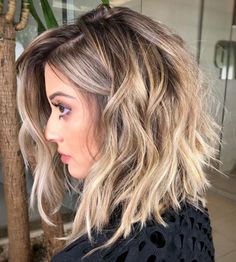 Messy Shaggy Shoulder-Grazing Bob Lob Hairstyle For Fine Hair, Longer Bob Hairstyles, Medium Balayage, Bob Aesthetic, Haircut Thick Wavy Hair, Aesthetic Balayage, Balayage Medium, Aesthetic Honey, Blonde Honey