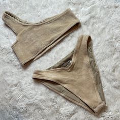 Nwot Frankie’s Bikinis Set - Size: Xs Smoke Free | Offers Accepted New To Poshmark? Use Referral Code Justfoxii When You Sign Up For Poshmark And Get $10 Posh Credit! Fitted Sand Swimwear For Summer, Fitted Sand Swimwear For Poolside, Fitted Sand-colored Swimwear For Poolside, Fitted Sand Color Swimwear For Poolside, Fitted Sand-colored Summer Swimwear, Fitted Sand Color Summer Swimwear, Frankies Bikinis, Free Offer, Womens Swim