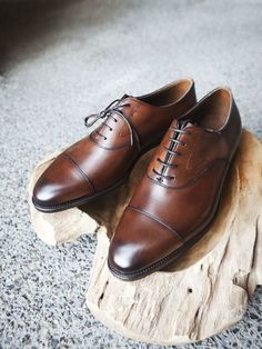 Handmade Mens Formal Look Chocolaty Brown Cap Toe Lace Up Shoes In Genuine Leather on Storenvy Open Shoes, Edward Green, Quality Leather Boots, Custom Design Shoes, Custom Made Shoes, Brown Leather Shoes, Oxford Shoes Men, Formal Shoes For Men, Mens Formal