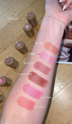 #rhode #blush #румяна #макияж #piggy Rhode Blush Piggy, Rhode Blush Toasted Teddy, Toasted Teddy, Rhode Blush, Becky Core, Makeup Shopping, Makeup Accesories, Makeup Swatches, Makeup Shop