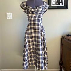 Stop Staring Madstyle Vintage Style Swing Dress In Grey Plaid Print. Worn Only Once And In Perfect Condition. Vintage Plaid Dress, Stop Staring Dresses, Plaid Dress Vintage, Pinup Dress, Top Girls, 1980s Dresses, Stop Staring, Pin Up Dresses, Grey Plaid