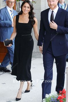 Meghan Markle black dress Sentebale ISPS Handa Polo Cup 2018 Meghan Markle Fashion, Meghan Markle Dress, French Wardrobe, British Wedding, Meghan Markle Style, Dresses Royal, Flowing Skirt, Black Sleeveless Dress, Dressy Dresses