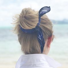 Beach hair - with a scarf Hair Quotes, Salt And Water, My Hair, Hair Inspiration, What To Wear, Hair Makeup