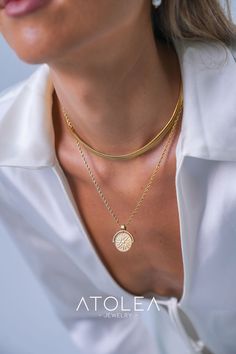 Step into a world of sunshine and good vibes with our Golden Glow Bundle! This special set features two pieces of jewelry that bring the bright and happy feel of a sunny day straight to your outfit💫 #goldnecklaces #goldjewelry #waterproofjewelry Golden Sun, Golden Glow, Sunny Day, Jewelry Branding, A World