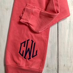 Watermelon sweatshirt with navy diamond monogram. Monogram Pullover, Diamond Monogram, Lux Life, Monogram Outfit, Monogram Sweatshirt, Sweatshirt Oversized, Comfort Color, Clothing Ideas, Oversized Sweatshirt