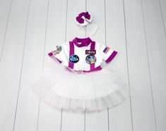 Space Theme Birthday Party Tutu Dress-Astronaut Costume-Space Baby Shower-Halloween Costume-Space Themed Nursery - - Names are embroidery! - - Costume includes the patches! - - Variation contents: DressDress with patches and headband. (No personalization!) Dress+FrontNameDress with patches, headband and front name. Dress+BackNameDress with patches, headband and back name. (Number if you want!) Dress+AllNameDress with patches, headband, front and back name. (Back Number if you want!) Dress+HatDre Toddler Space Costume, Astronaut Headband, Space Theme Birthday Party, Astronaut Dress, Space Costumes, Astronaut Costume, Baby Birthday Invitations, Baby Kostüm, Headband Hat