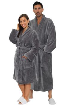 "ONLY 1 SMALL/MEDIUM LEFT IN STOCK  Personalized plush gray robe in a soft cool gray color featuring a shawl collar.  This ultra soft cotton bathrobe is a great robe for men or women.  Wrap yourself in a luxury robe.  Made from 100% top quality natural cotton this plush gray robe is full terry loop inside for great absorbancy and the ultra soft velour on the outside of the robe.  With 2 loop fabric belt for adjustment and 2 patch pockets this unisex bathrobe is a popular bath robe in design and Wedding Hacks Budget, Robe For Men, Cotton Bathrobe, Luxury Robes, Towel Dress, Personalized Robe, Casual Kimono, Women's Robe, Kimono Dress